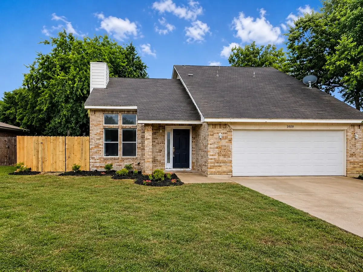 5909 Shady Springs Trail, Fort Worth, TX 76179 - #1