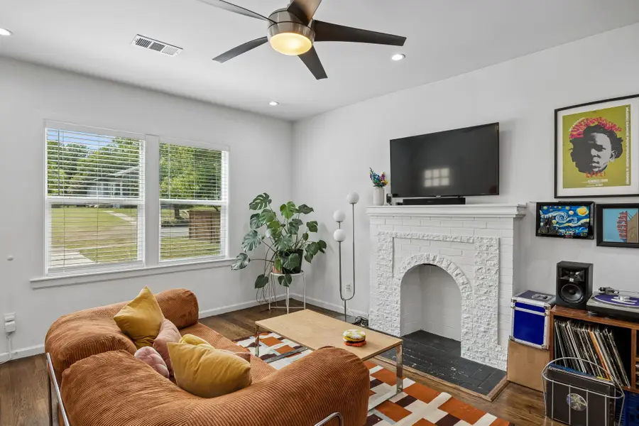 1008 S Oak Cliff Boulevard, Dallas, TX 75208 - #3