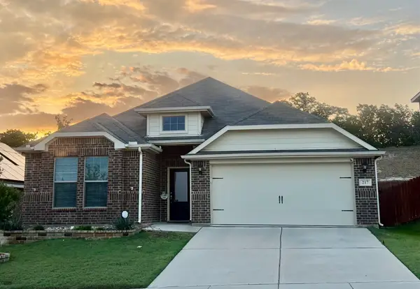 217 Bearman Drive, Fort Worth, TX 76120