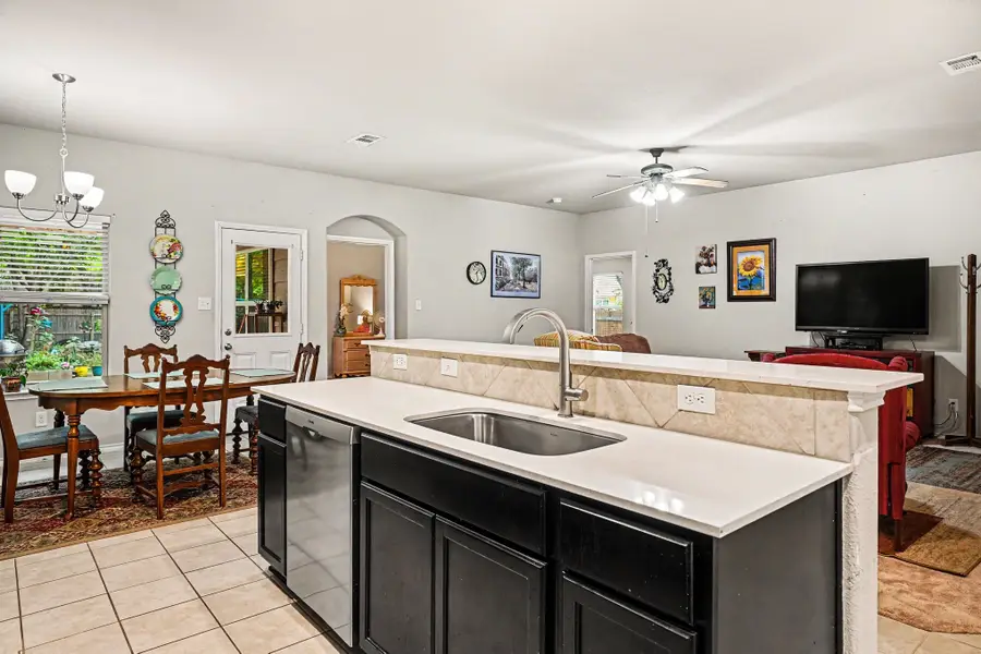 1327 Lanius Street, Gainesville, TX 76240 - #2