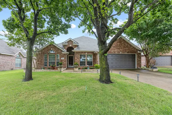 10802 Saint Annes Drive, Rowlett, TX 75089