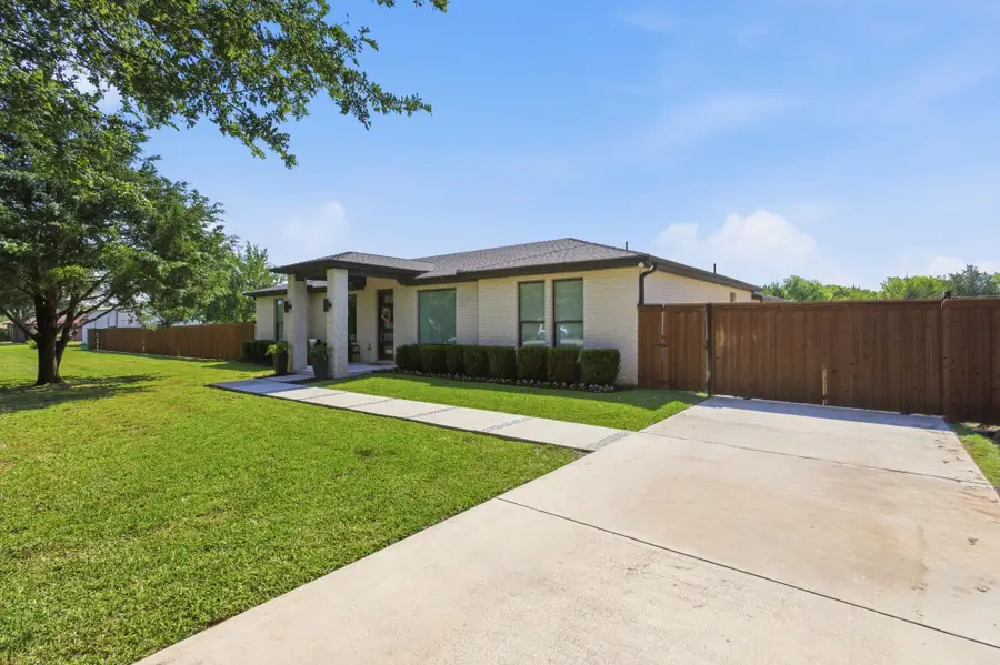 1413 Lariat Circle, Oak Leaf, TX 75154 - #2