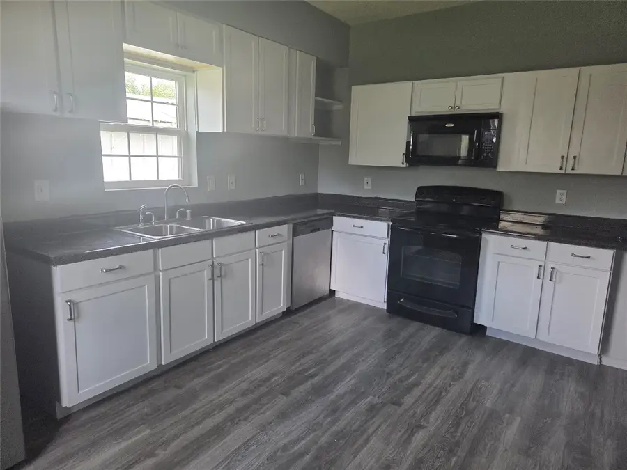 203 E Ann Street, Kaufman, TX 75142 - #2