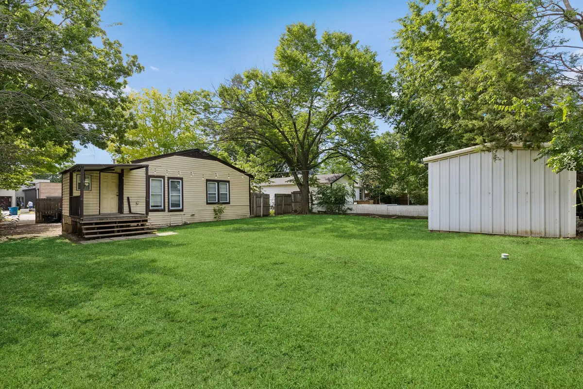 1120 S Pine Street, Grapevine, TX 75050 - #1