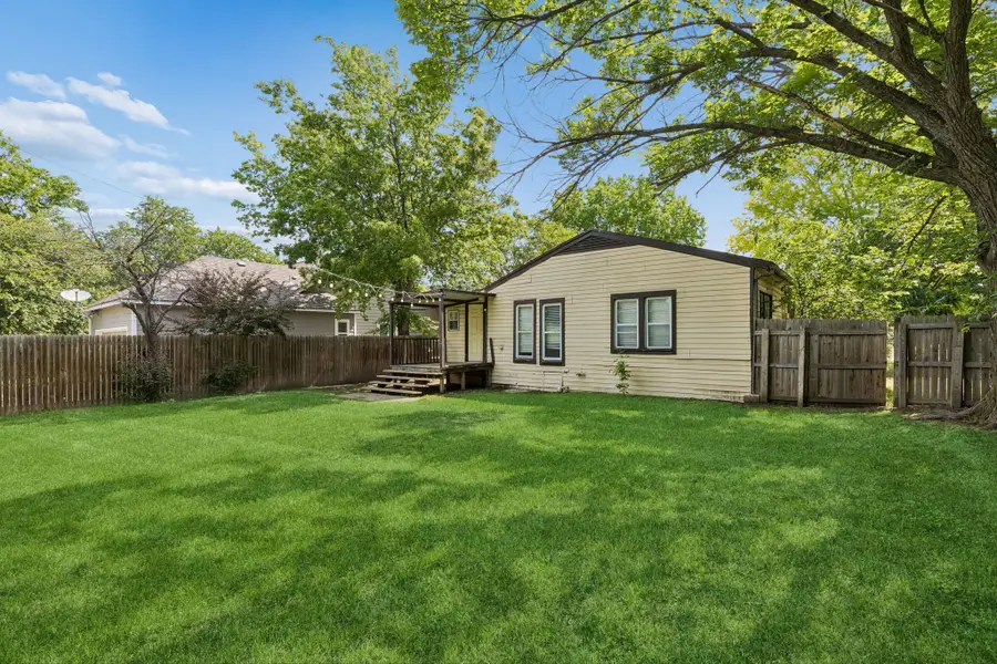 1120 S Pine Street, Grapevine, TX 75050 - #2
