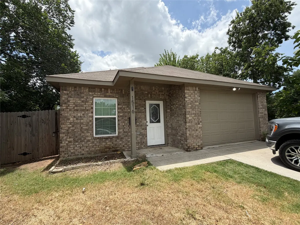 1516 E Maddox Avenue, Fort Worth, TX 76104 - #1