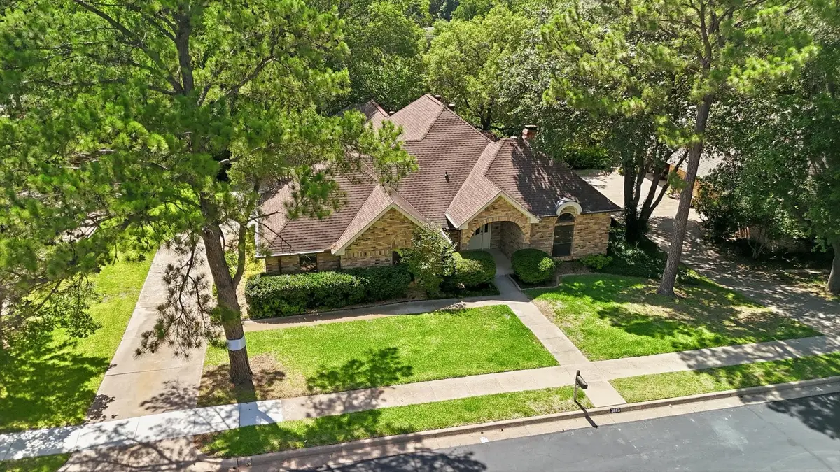 3813 Cambridge Circle W, Bedford, TX 76021 - #1