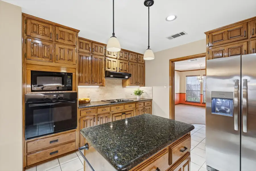3813 Cambridge Circle W, Bedford, TX 76021 - #3