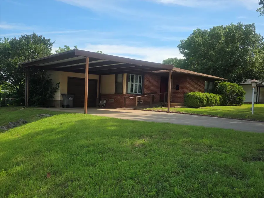 1213 Hillcrest Drive, Graham, TX 76450 - #3