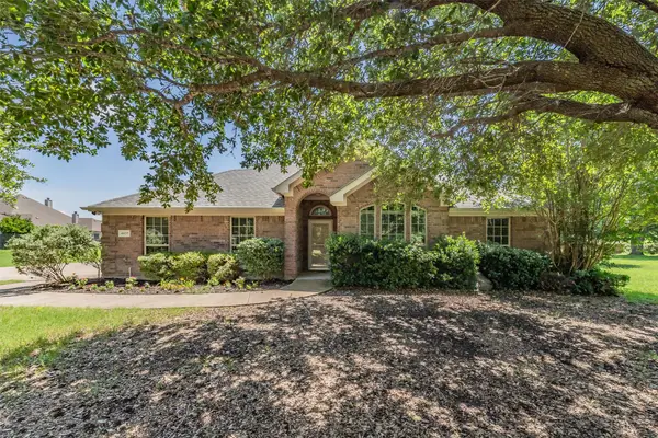 4035 Palomino Drive, Benbrook, TX 76116