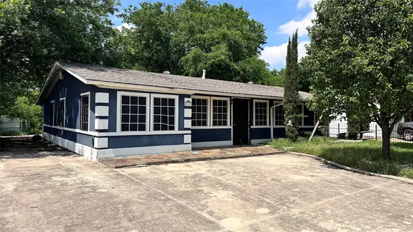 141 W Brownlee Avenue, Dallas, TX 75224