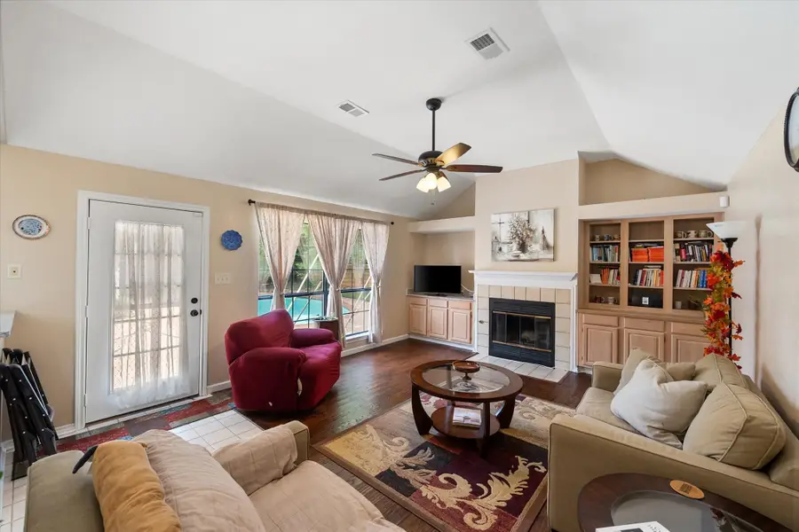 4137 Mapleridge Drive, Grapevine, TX 76051 - #2