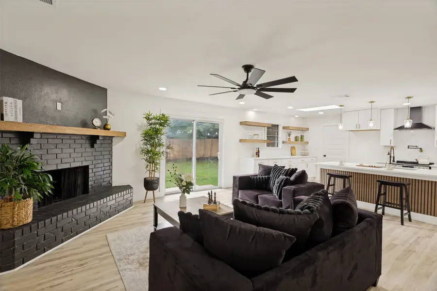 3816 Springbranch Drive, Benbrook, TX 76116 - #2