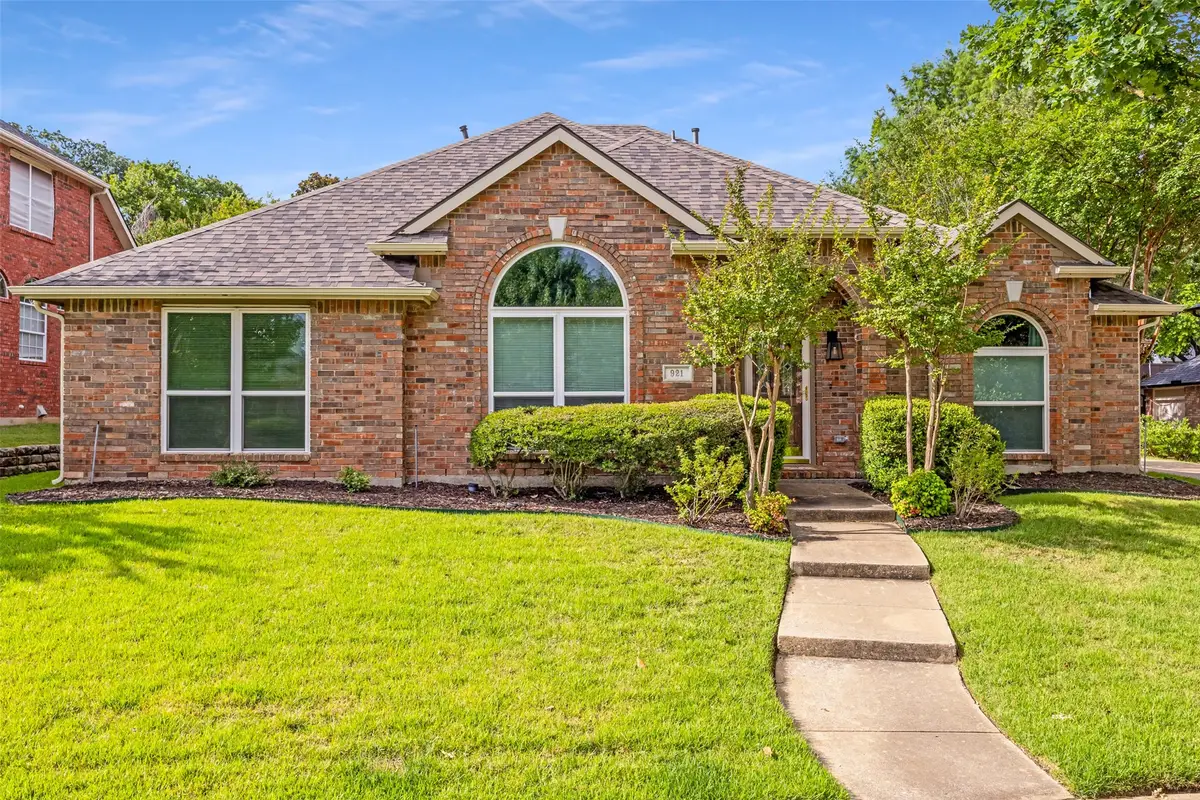921 Lochmoor Lane, Highland Village, TX 75077 - #1