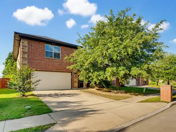 345 Chalkstone Drive, Fort Worth, TX 76131