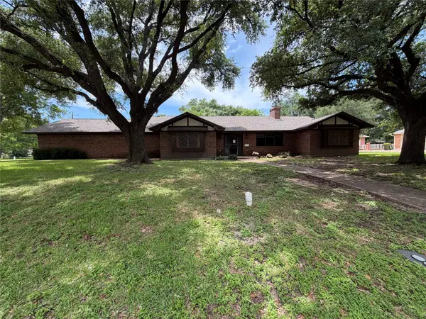 803 Val Verde Place, Marlin, TX 76661