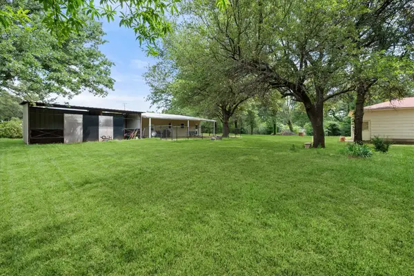 126 Smallwood Court, Springtown, TX 76082