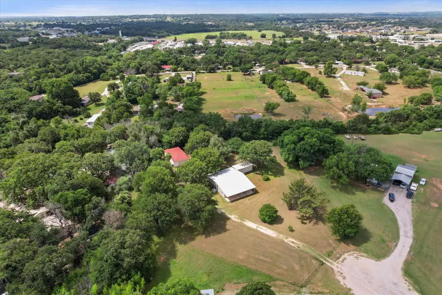 126 Smallwood Court, Springtown, TX 76082 - #2