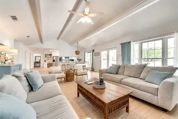 150 Guadalupe Drive, Mabank, TX 75156
