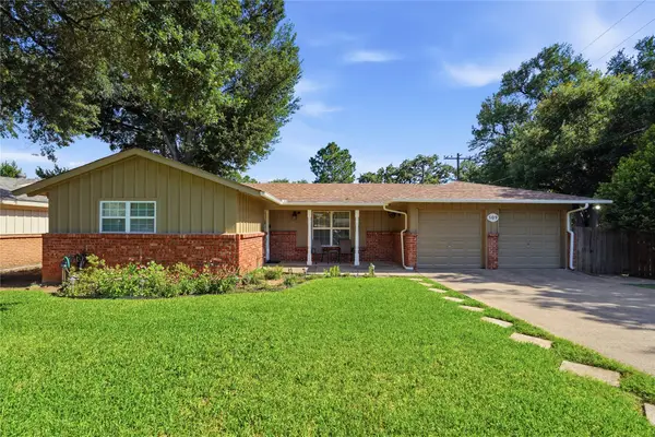 509 Patricia Road, Hurst, TX 76053