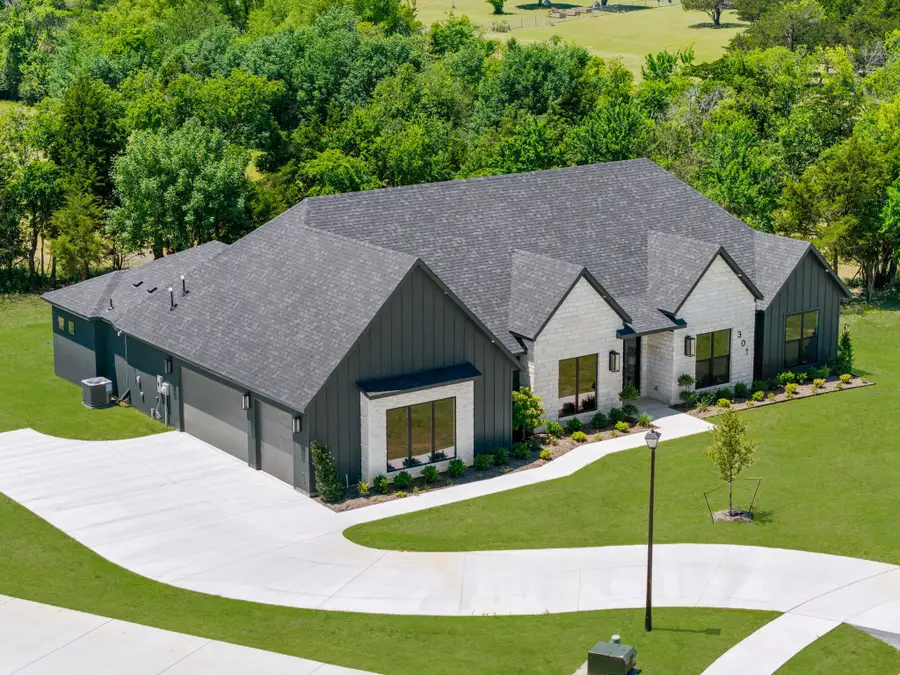 301 Whispering Way, Red Oak, TX 75154 - #2
