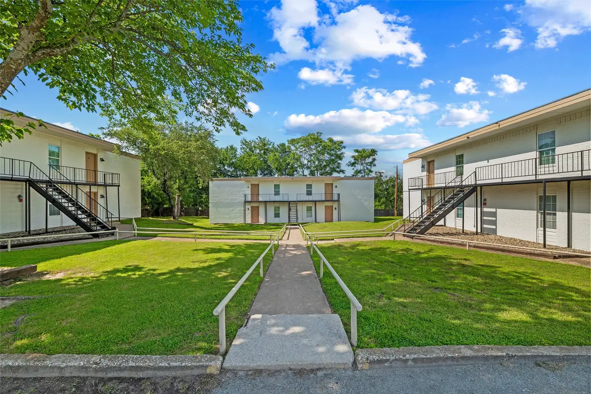 312 W Rentz Street, Weatherford, TX 76086 - #1