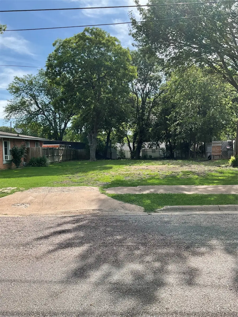 605 S Colbert Avenue, Sherman, TX 75090 - #2