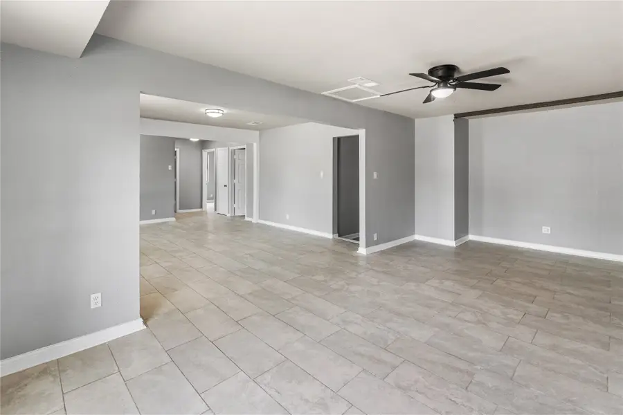 1010 E Lovers Lane, Arlington, TX 76010 - #3