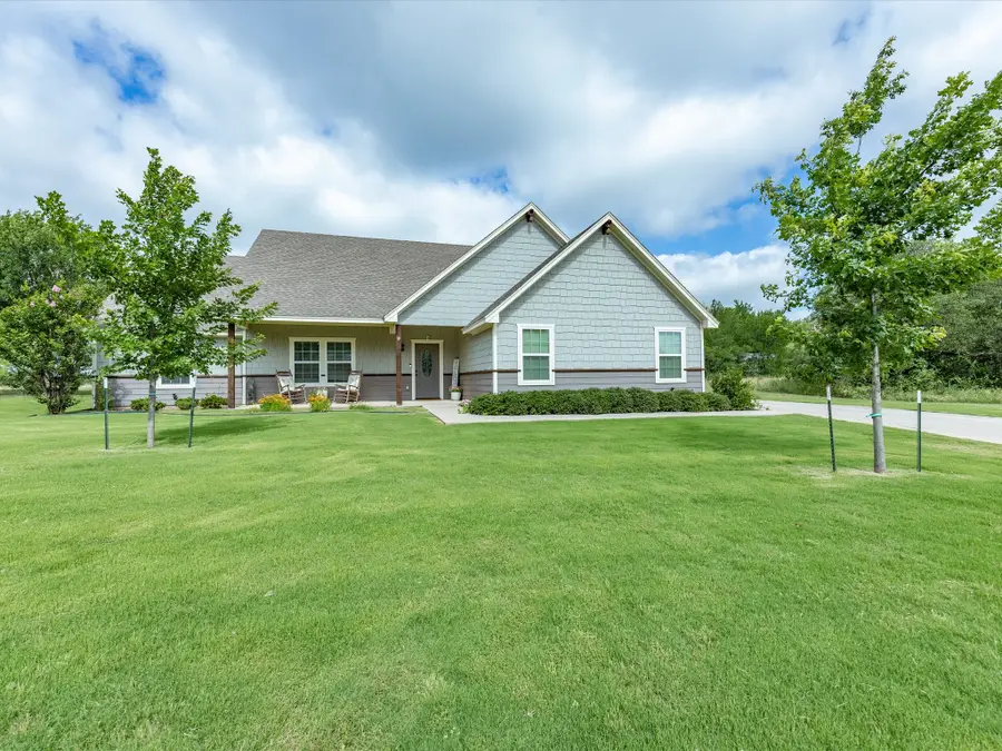1018 Westwood Drive, Graham, TX 76450 - #3