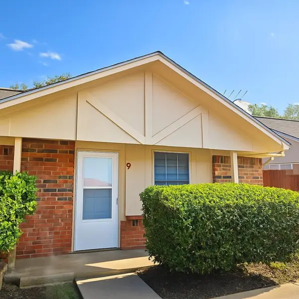 200 Bonnie Bell Lane, Springtown, TX 76082