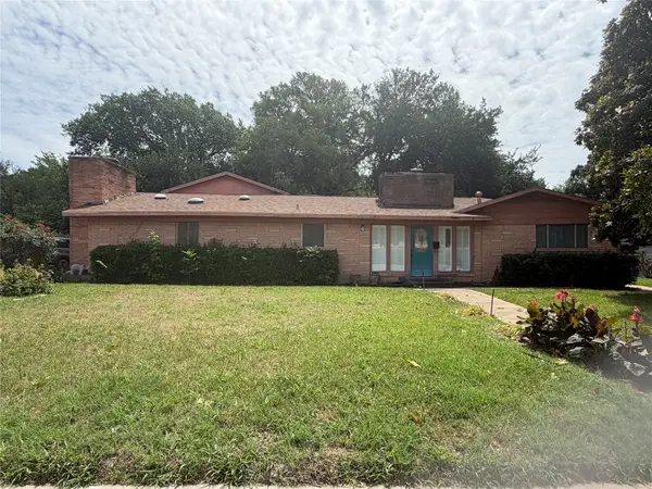 3016 Dreeben Drive, Richland Hills, TX 76118