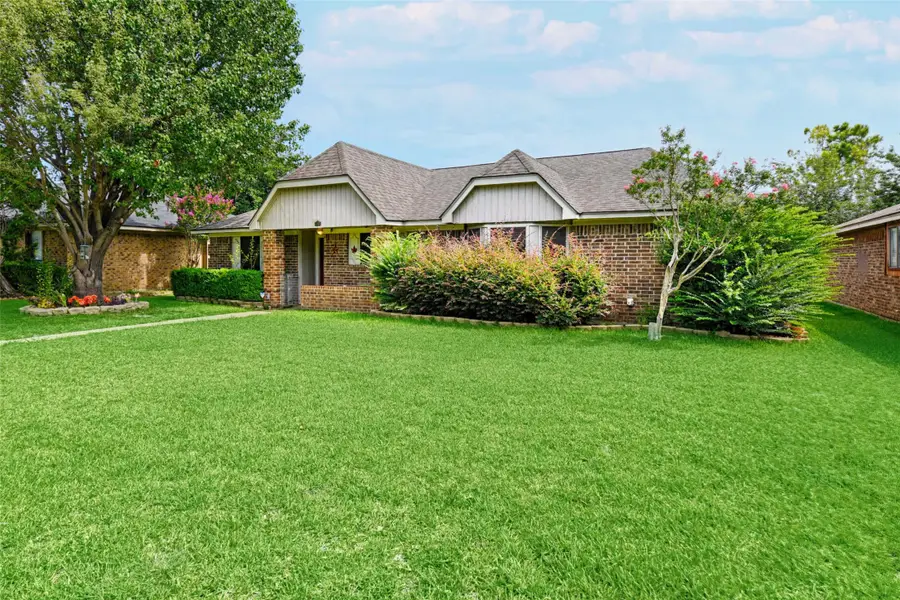 923 Courtney Dr., Mesquite, TX 75150 - #3