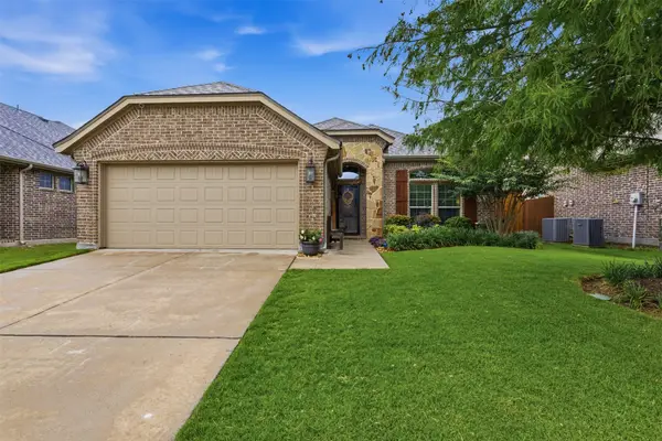 712 Mist Flower Drive, Little Elm, TX 75068