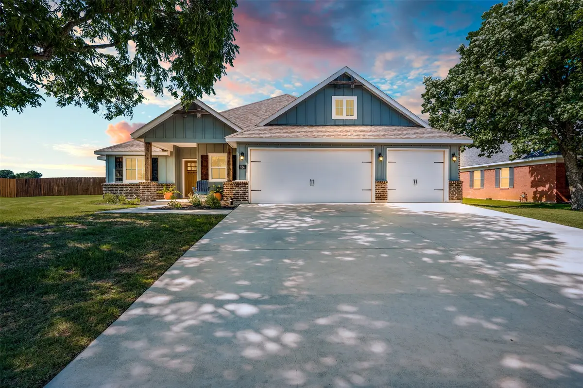 524 E Carol Street, Pilot Point, TX 76258 - #1
