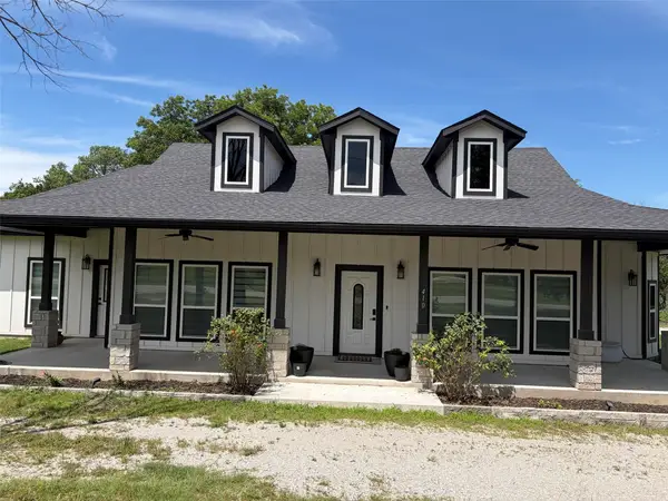 410 S Wickham Street, Alvord, TX 76225