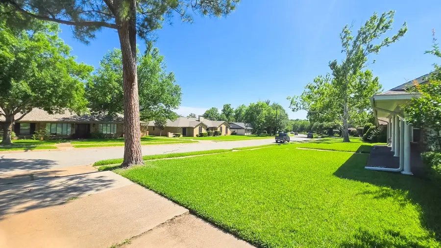 1601 Yarborough Drive, Sherman, TX 75092 - #2