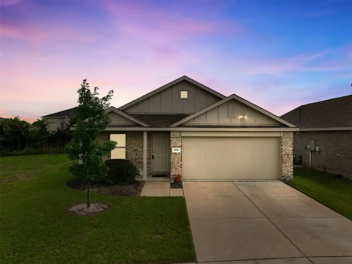 900 Odlozil Lane, Ennis, TX 75119 - #1