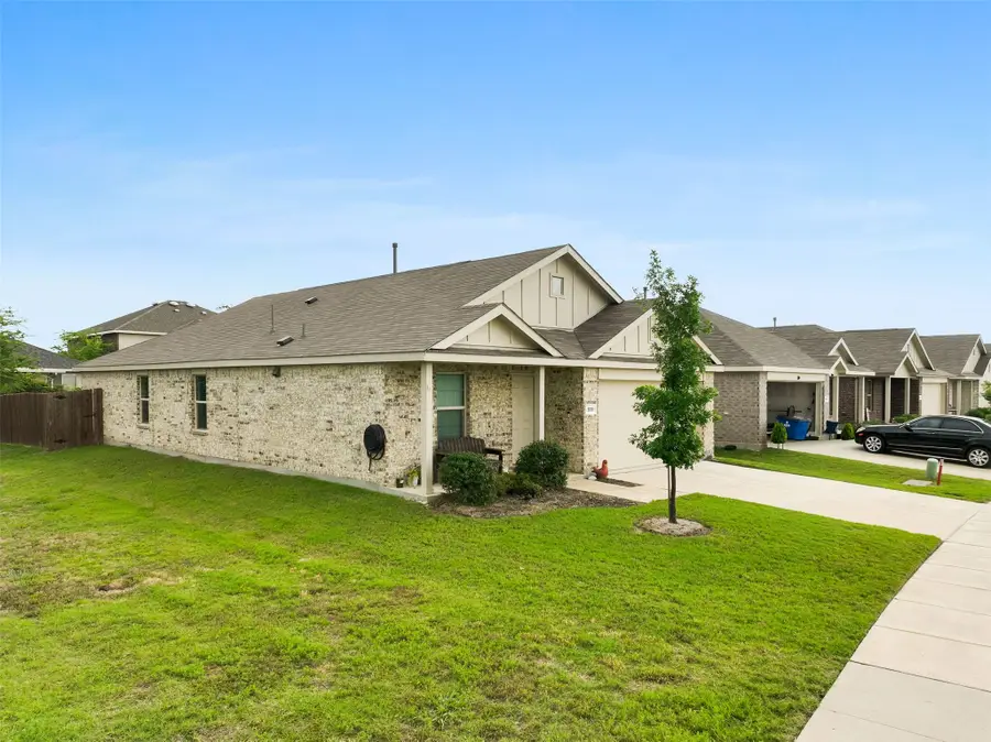 900 Odlozil Lane, Ennis, TX 75119 - #2
