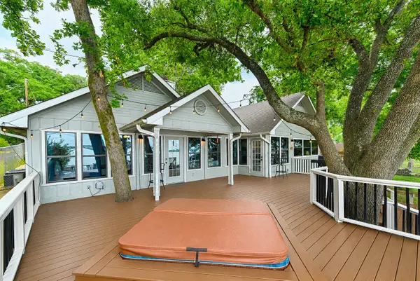 156 Ocean Drive, Gun Barrel City, TX 75156