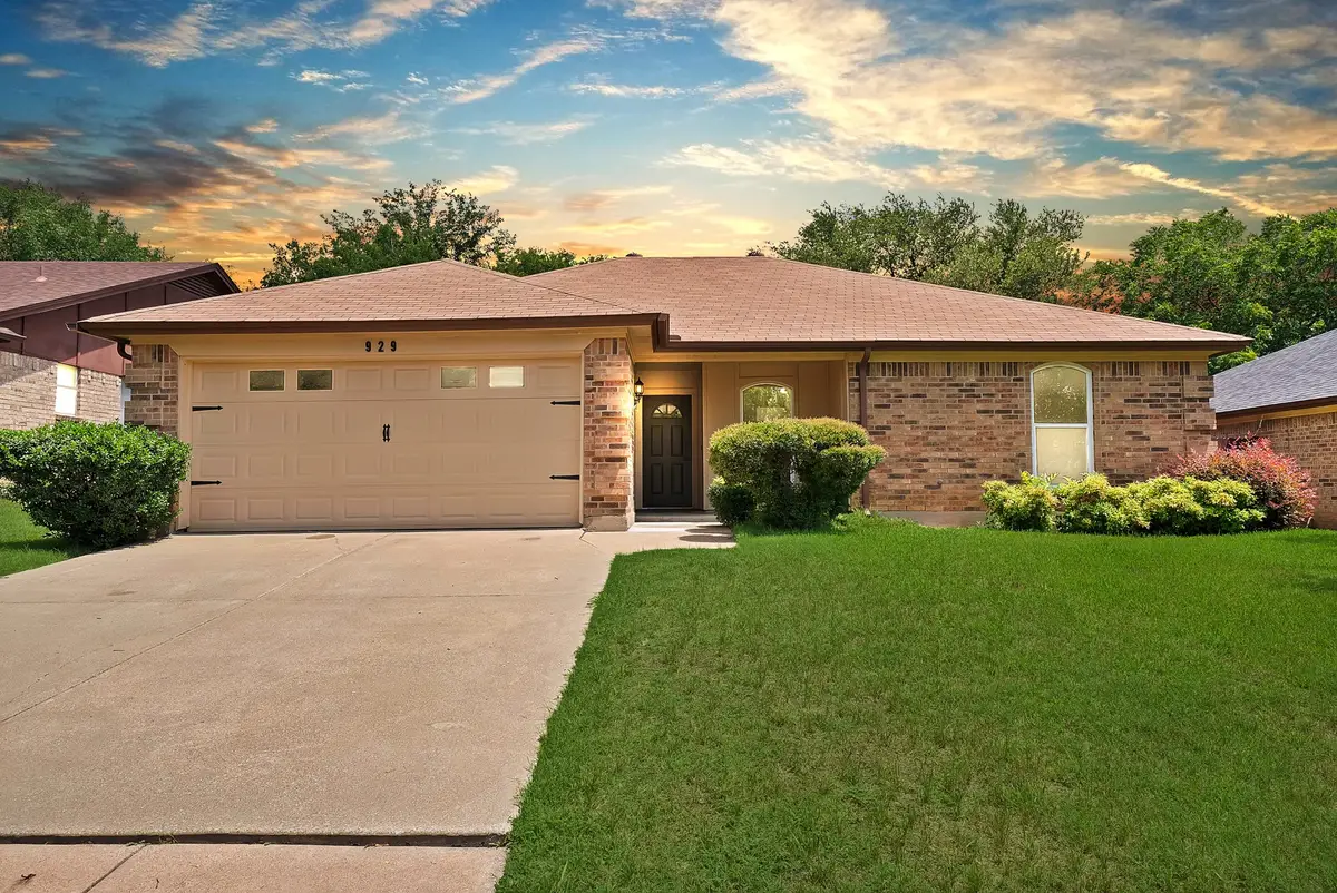 929 Thistle Ridge Lane, Arlington, TX 76017 - #1