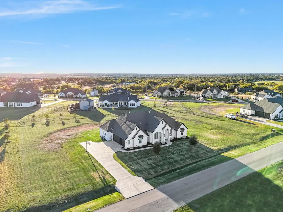 129 Southern Court, Springtown, TX 76082 - #2