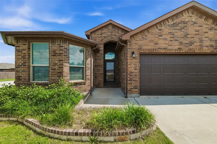 948 Meadow Scape Drive, Fort Worth, TX 76028 - #2