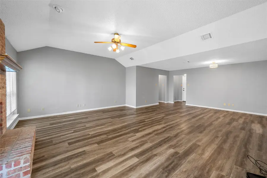 316 Evergreen Court, Hewitt, TX 76643 - #3
