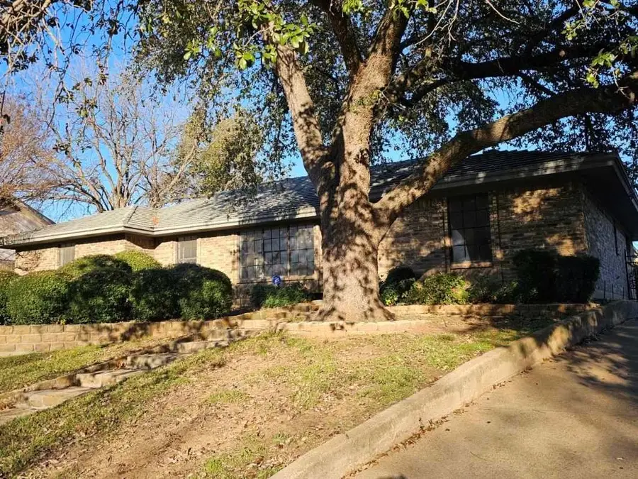 1817 Rhinevalley Drive, Arlington, TX 76012 - #2
