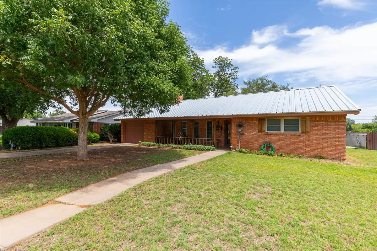 1800 N Avenue F, Haskell, TX 79521 - #1