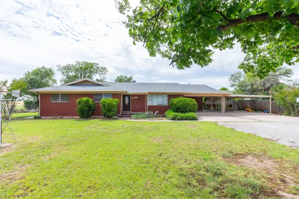 405 S Breustedt Street, Weinert, TX 76388