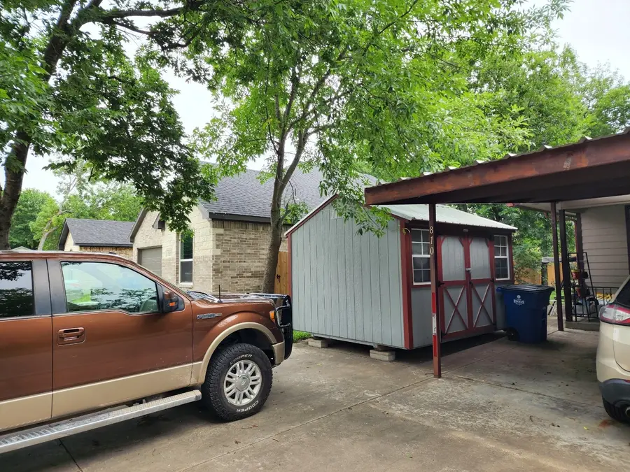 810 S Sherman Street, Ennis, TX 75119 - #2