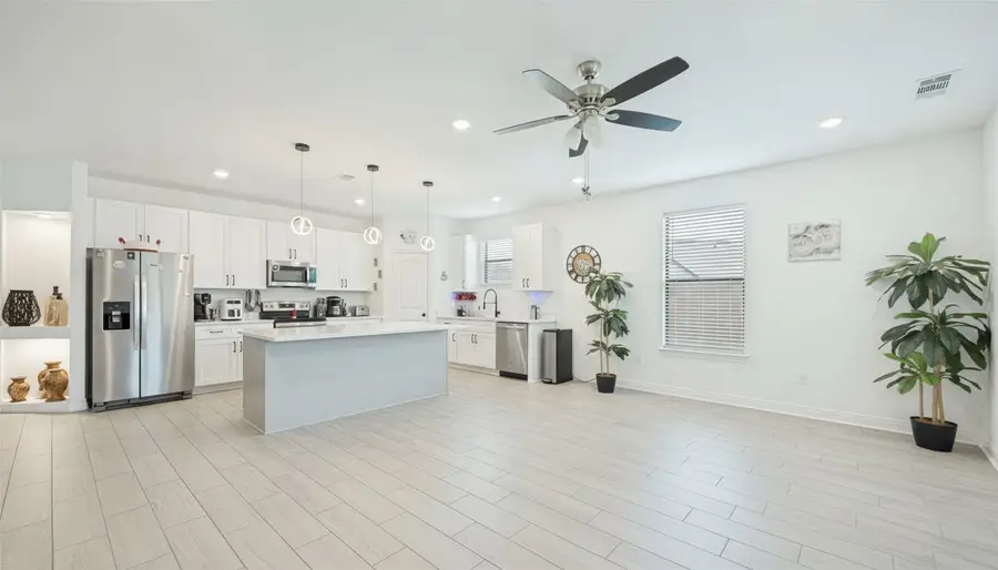 2404 Beverly Drive, Granbury, TX 76048 - #2