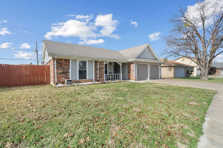 7629 Cedarhill Road, Watauga, TX 76148 - #2