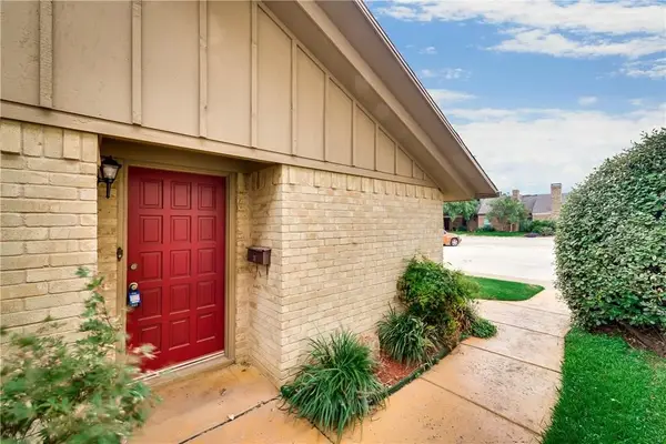 3407 Ambassador Row, Dalworthington Gardens, TX 76013